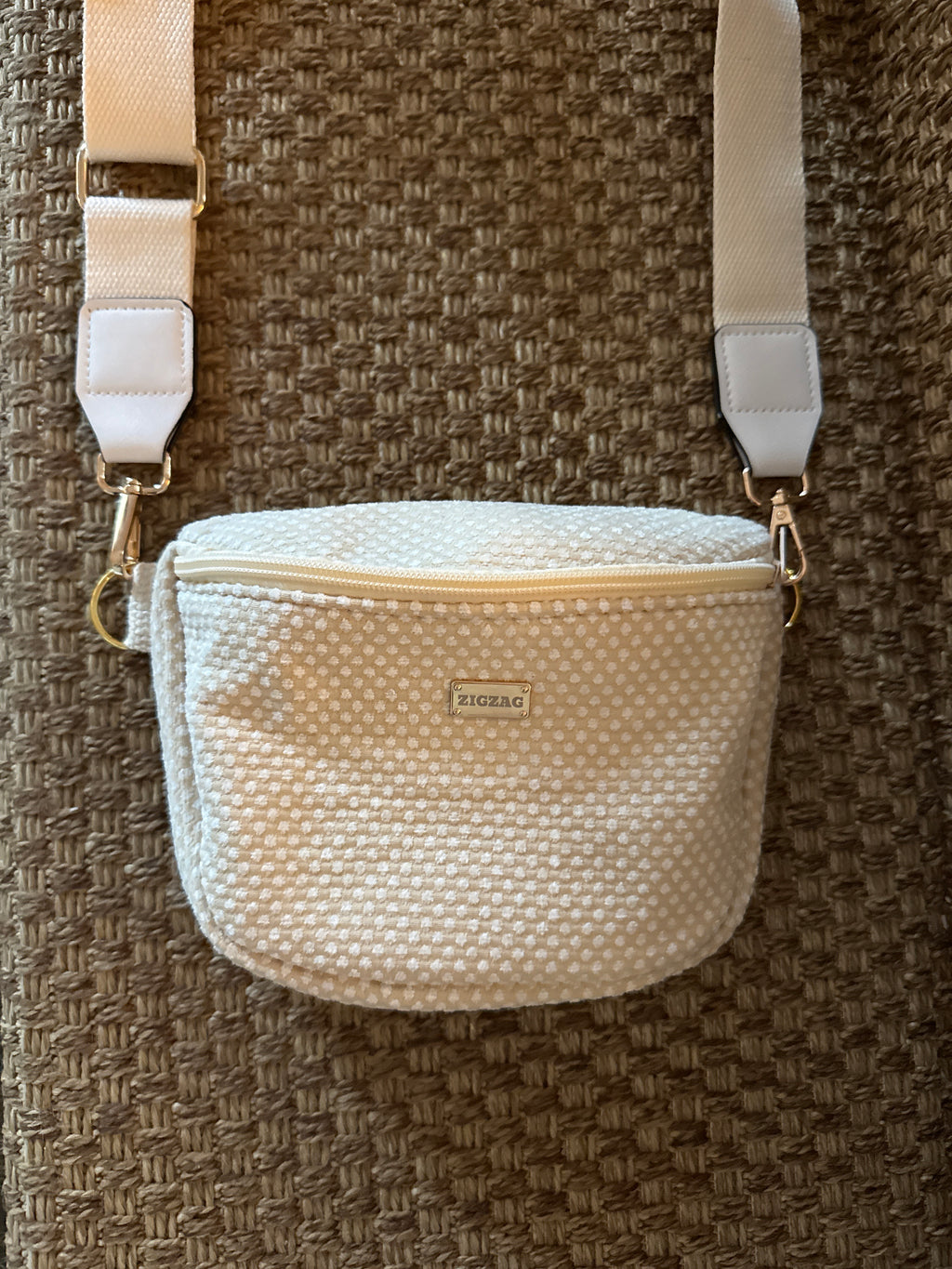 Small Side Kick – Dots & Cream